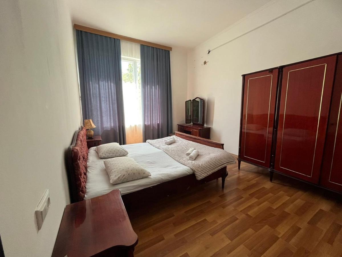 Guest House Oasis - Tvishi Экстерьер фото
