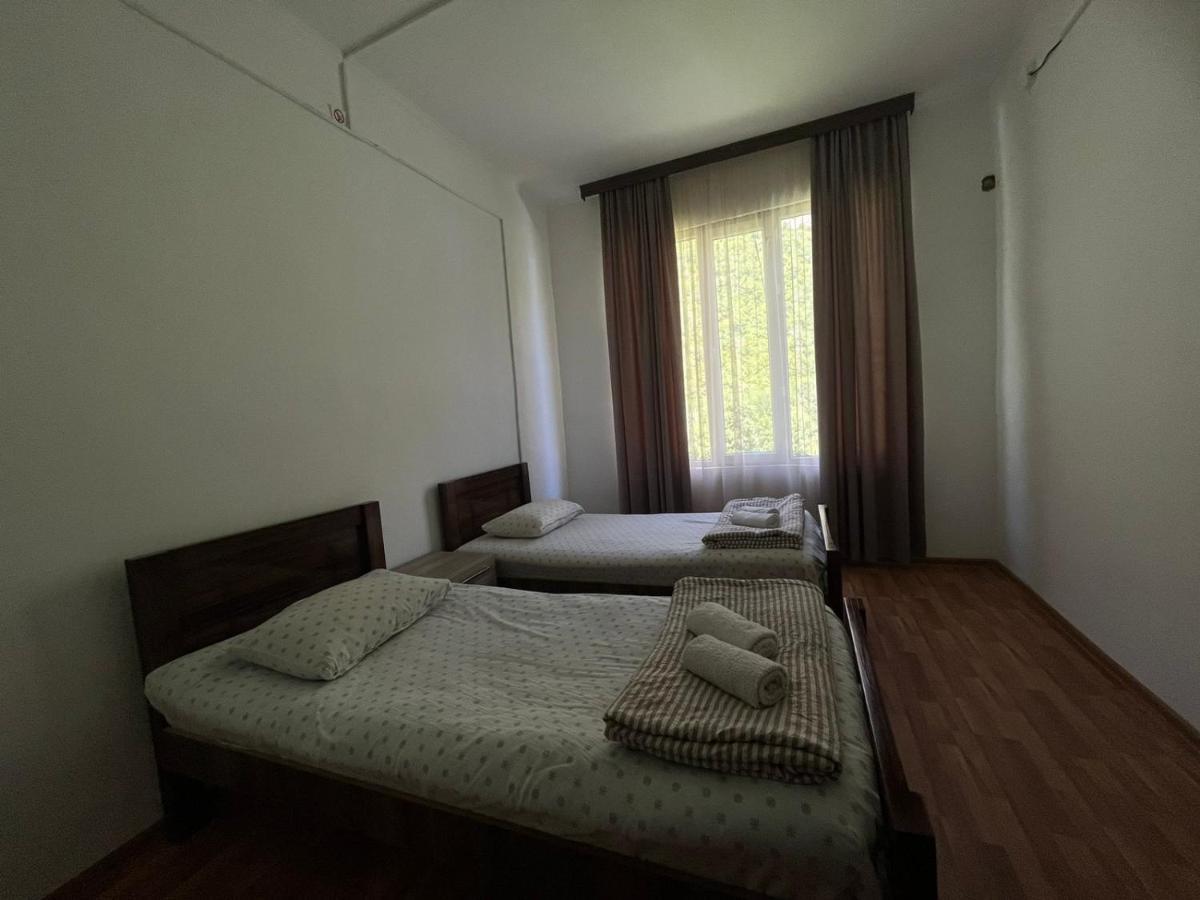 Guest House Oasis - Tvishi Экстерьер фото