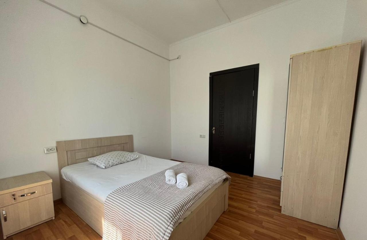 Guest House Oasis - Tvishi Экстерьер фото