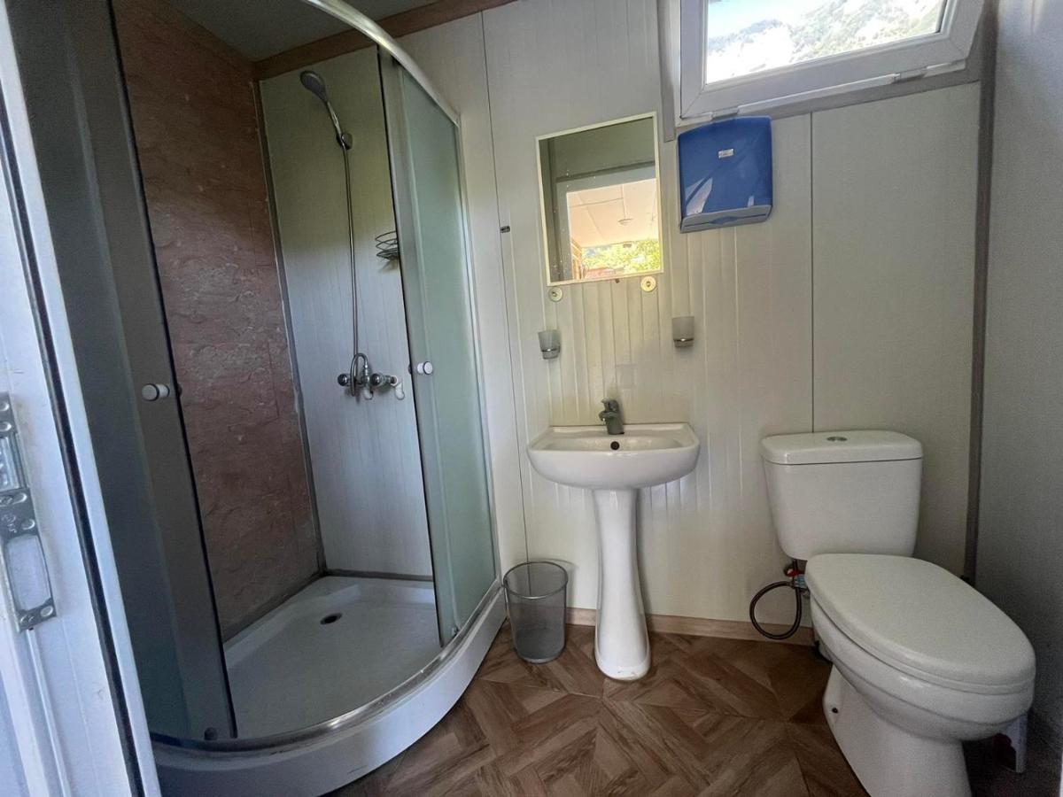 Guest House Oasis - Tvishi Экстерьер фото