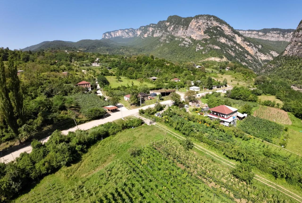 Guest House Oasis - Tvishi Экстерьер фото