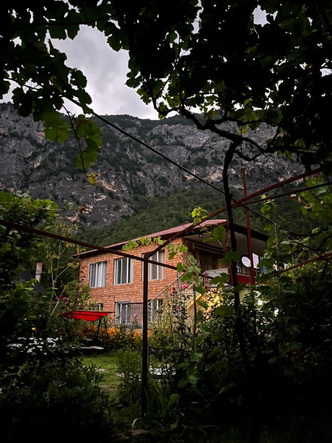 Guest House Oasis - Tvishi Экстерьер фото